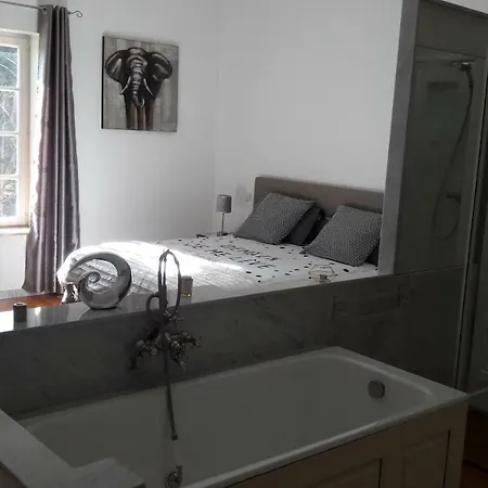 Maini Et Chambres D ' Hotes * Laurens
