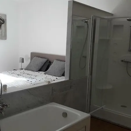 Maini Et Chambres D ' Hotes *