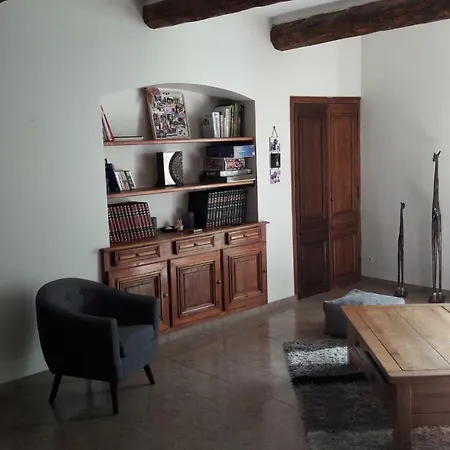 Maini Et Chambres D ' Hotes Guest house *